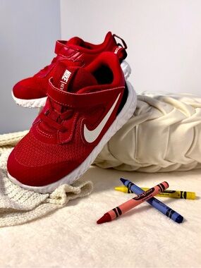Nike Revolution 6 Red & White Kids Sneakers | 10C